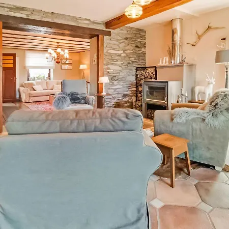 Luring In With Garden Holiday home
