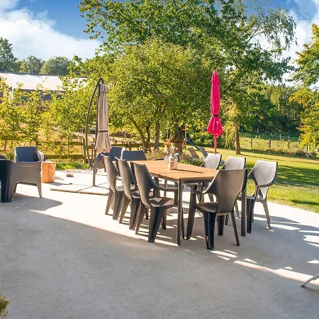 Tatil Evi Luring In With Garden