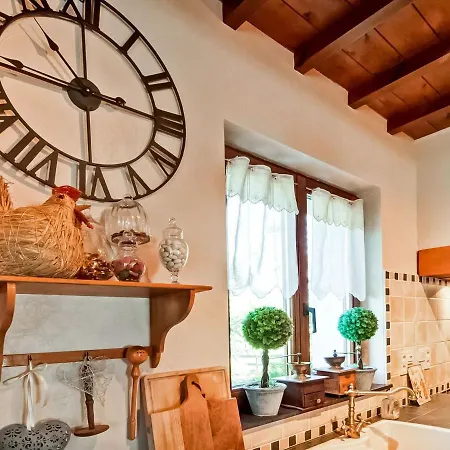 Tatil Evi Luring In With Garden