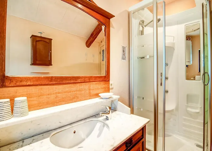 In With Garden Semesterbostad *