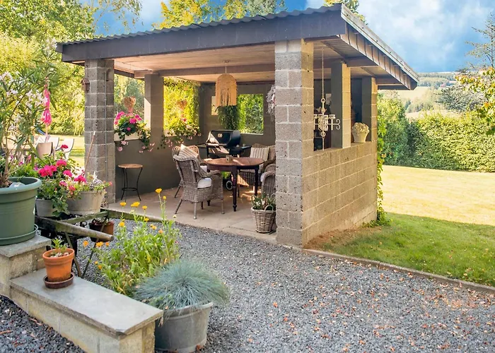 In With Garden Semesterbostad